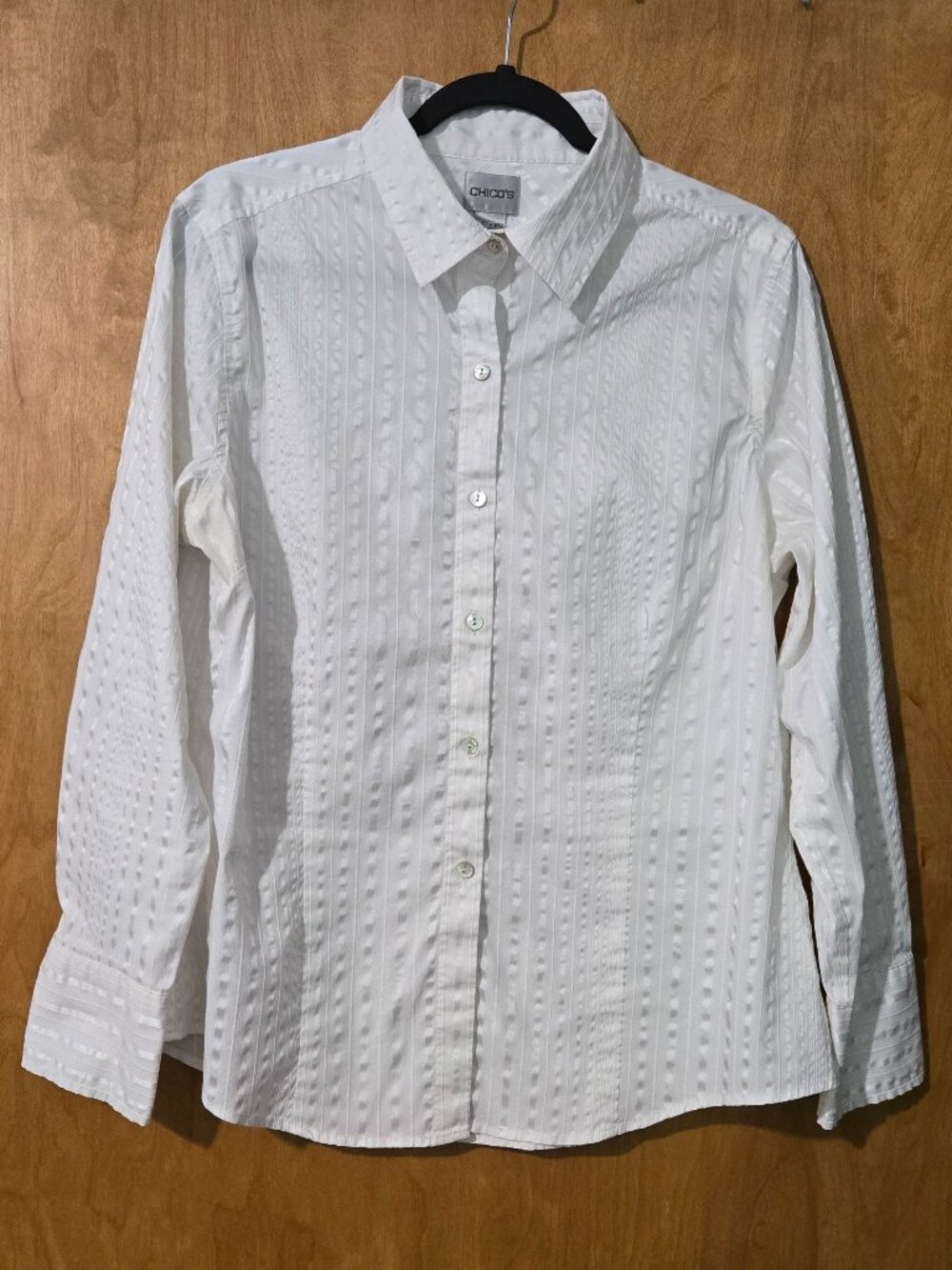 Chicos Long Sleeve Button Up Shirt Womens Size Large White Textured Collared